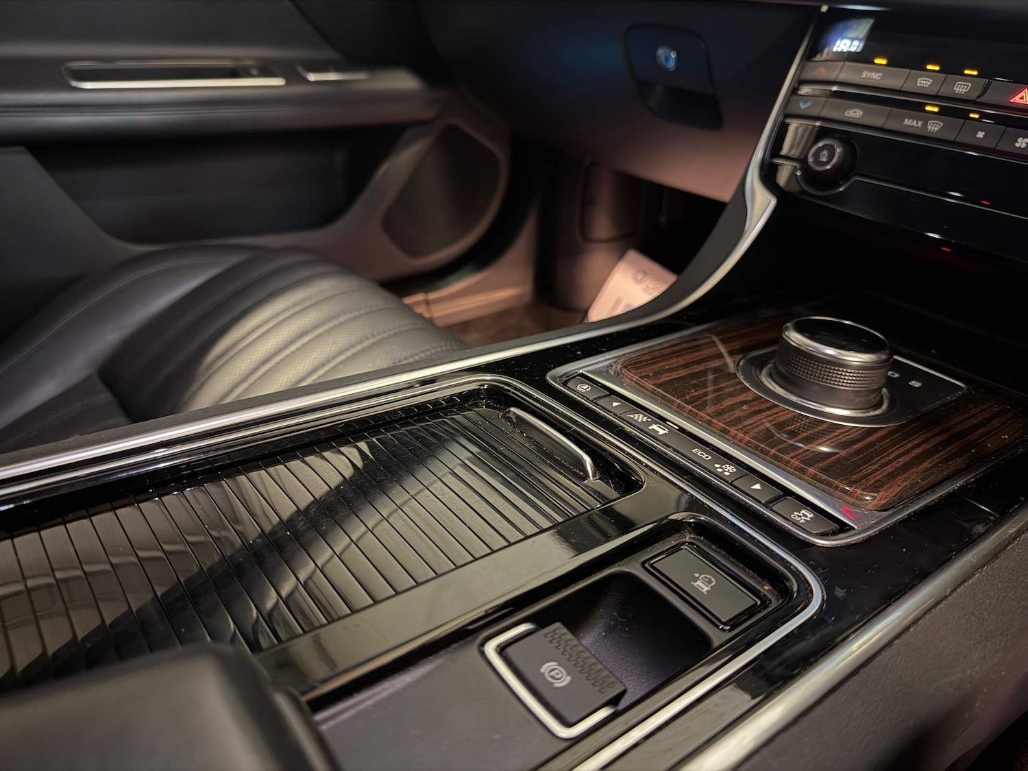 Used Jaguar XF for sale - 77520102: Photo 36