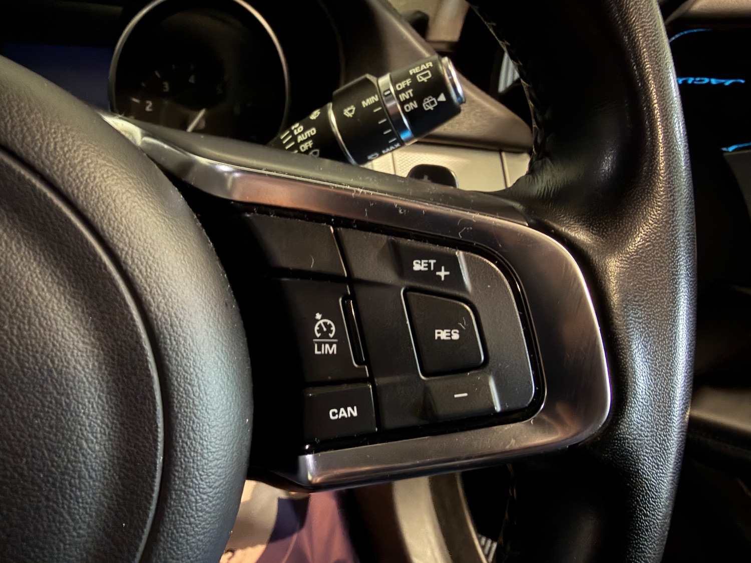 Used Jaguar XF for sale - 77520102: Photo 38