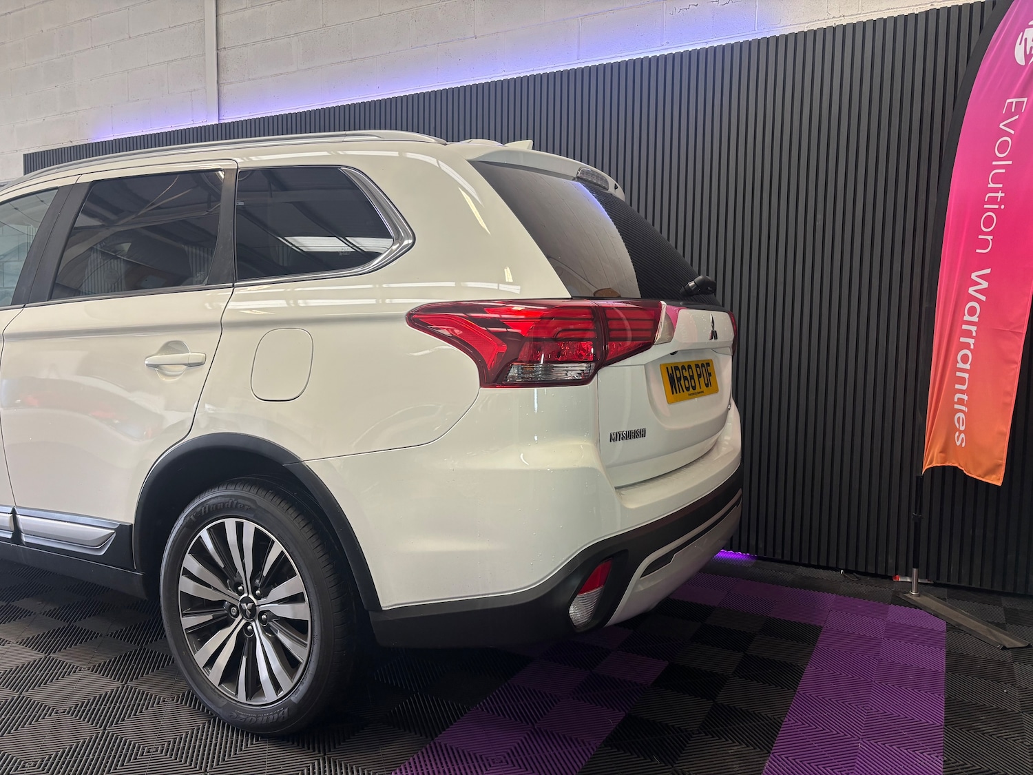 Used Mitsubishi Outlander 2018 for sale - 76422570: Photo 8