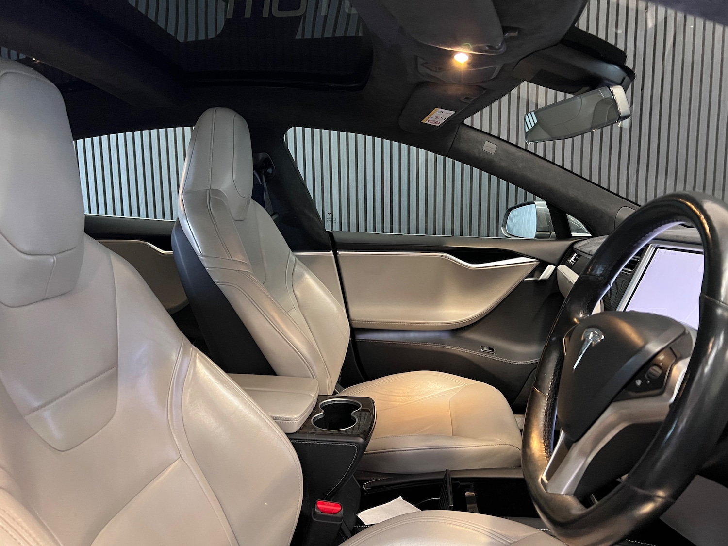 Used Tesla Model S 2015 for sale - 78124847: Photo 10