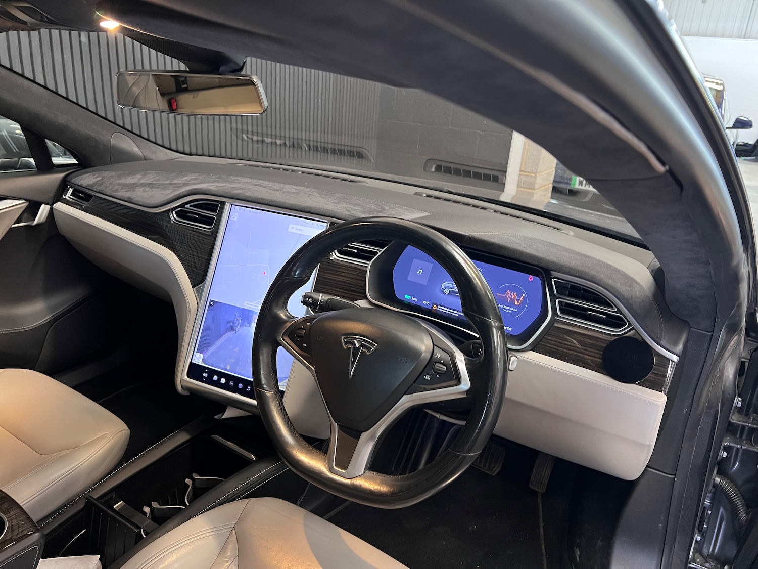 Used Tesla Model S 2015 for sale - 78124847: Photo 11