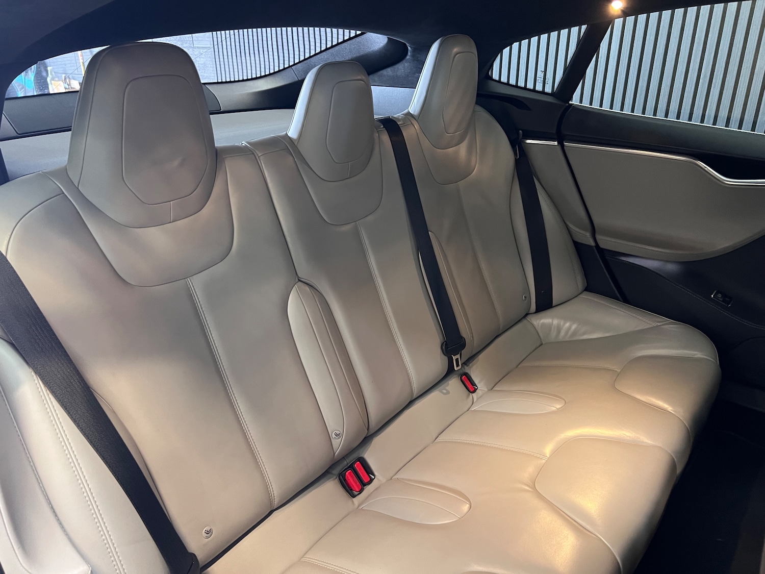 Used Tesla Model S 2015 for sale - 78124847: Photo 12