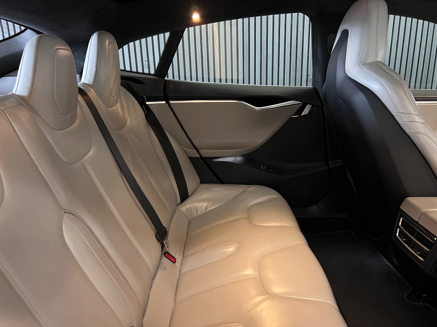 Used Tesla Model S 2015 for sale - 78124847: Photo 13