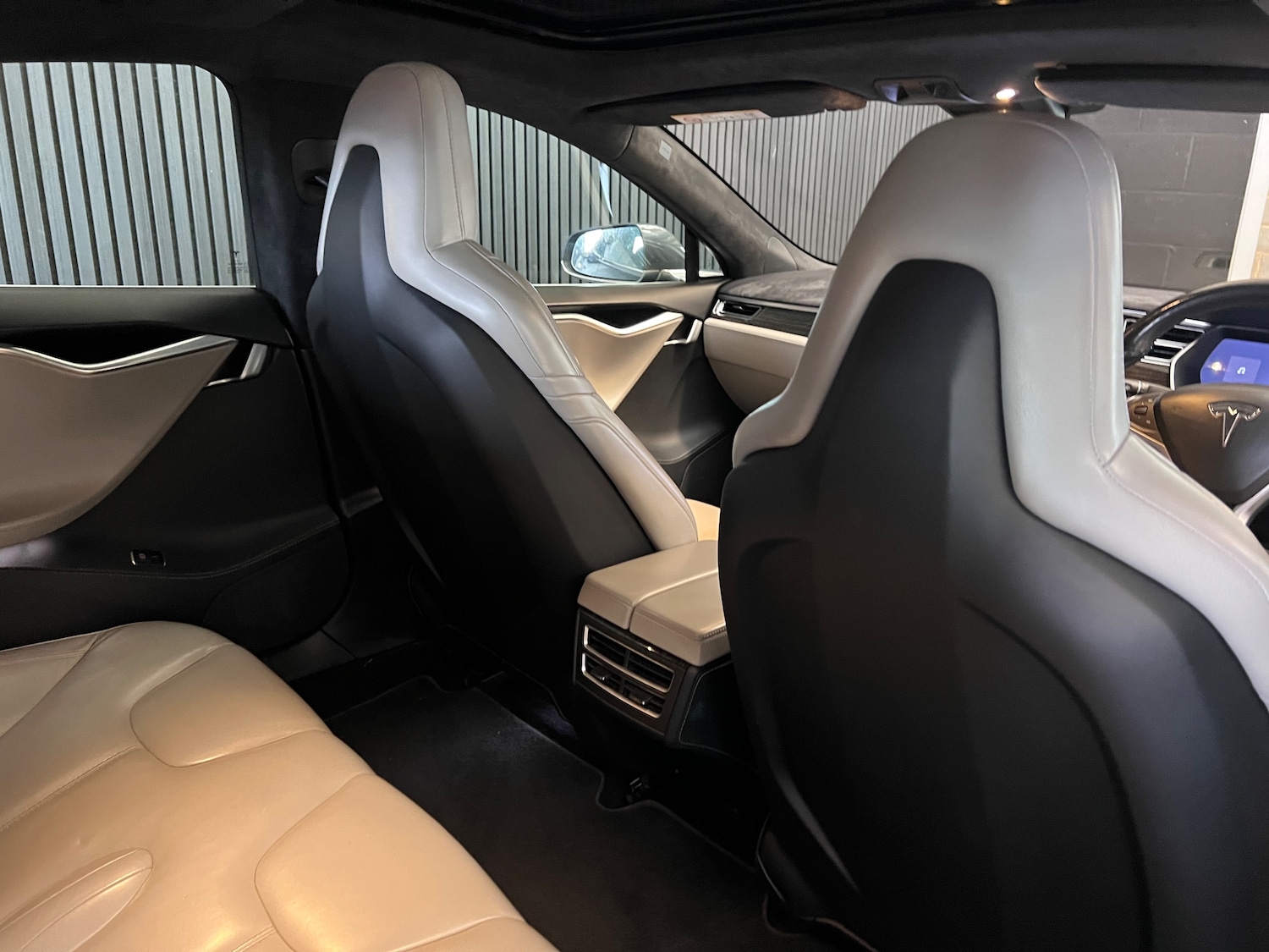 Used Tesla Model S 2015 for sale - 78124847: Photo 14