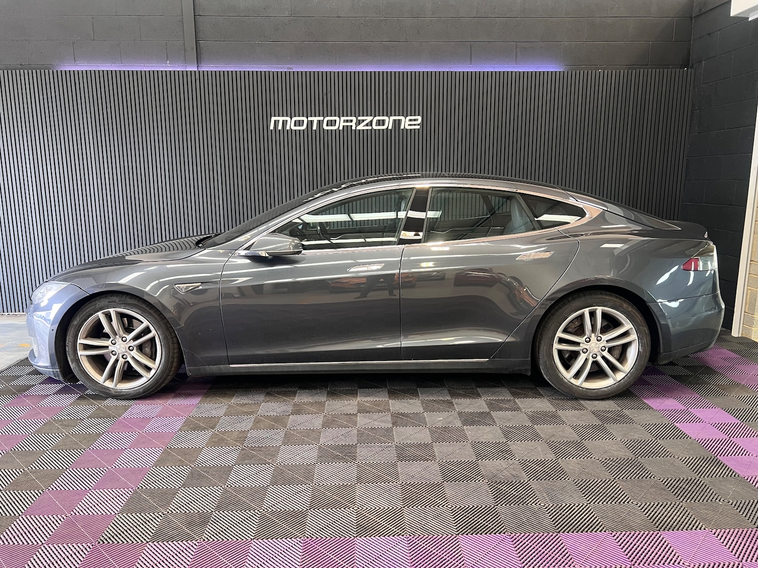 Used Tesla Model S 2015 for sale - 78124847: Photo 15