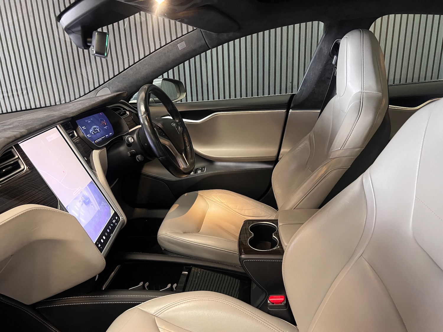 Used Tesla Model S 2015 for sale - 78124847: Photo 22