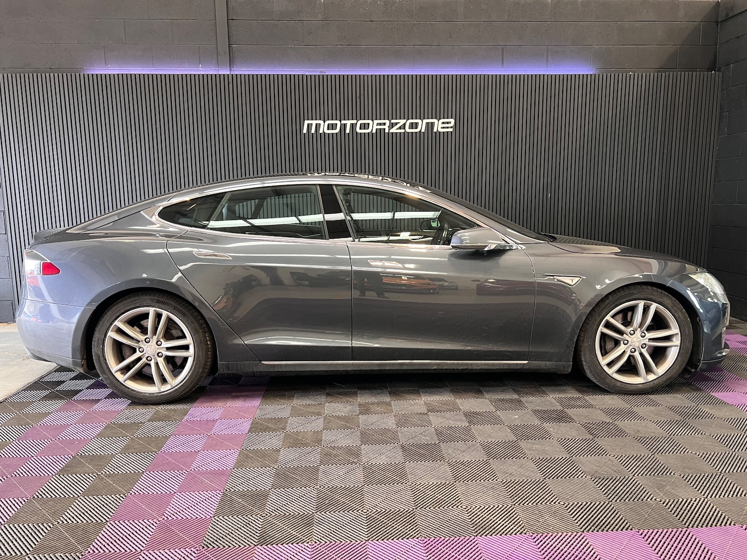 Used Tesla Model S 2015 for sale - 78124847: Photo 6