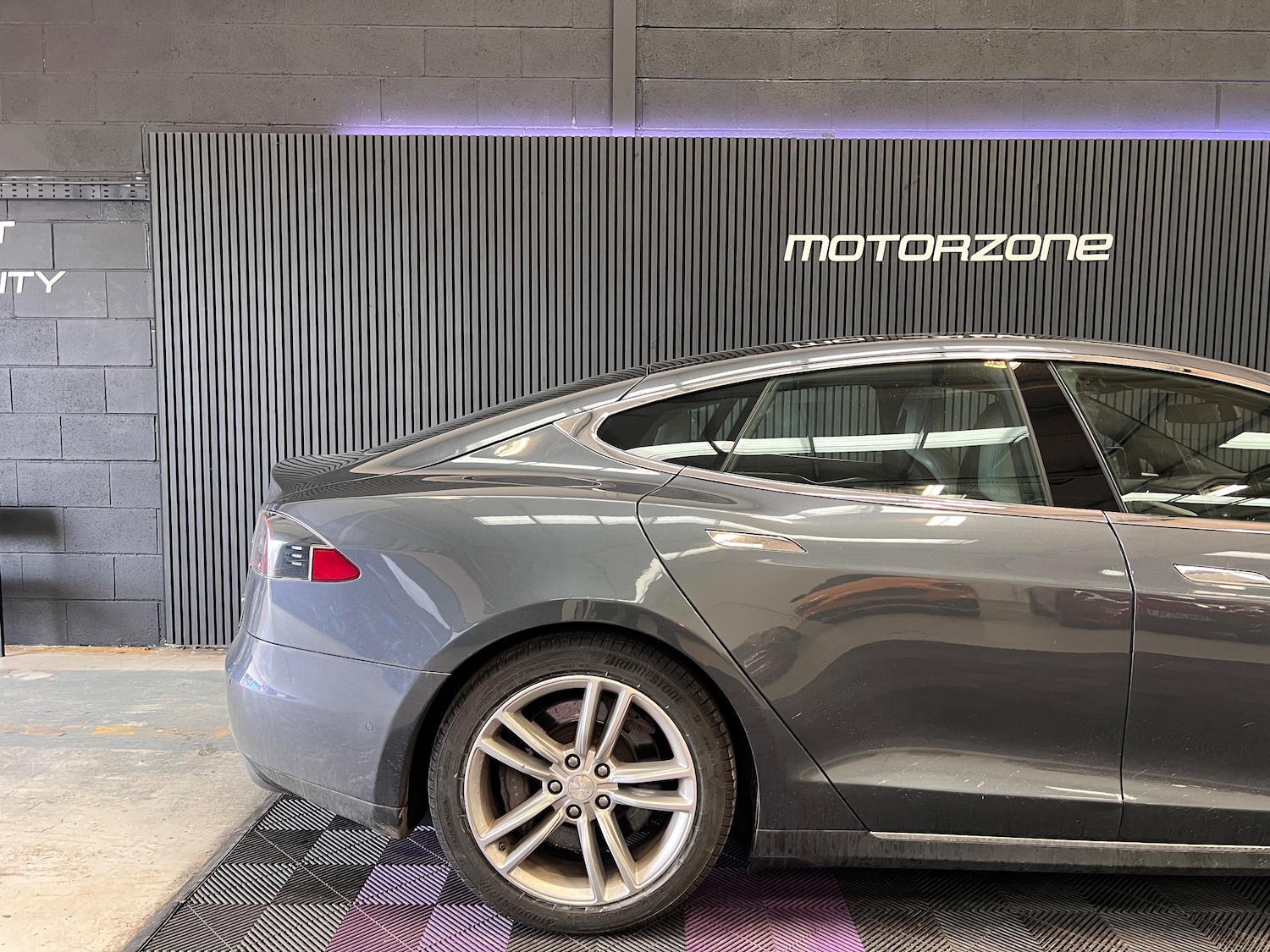 Used Tesla Model S 2015 for sale - 78124847: Photo 7