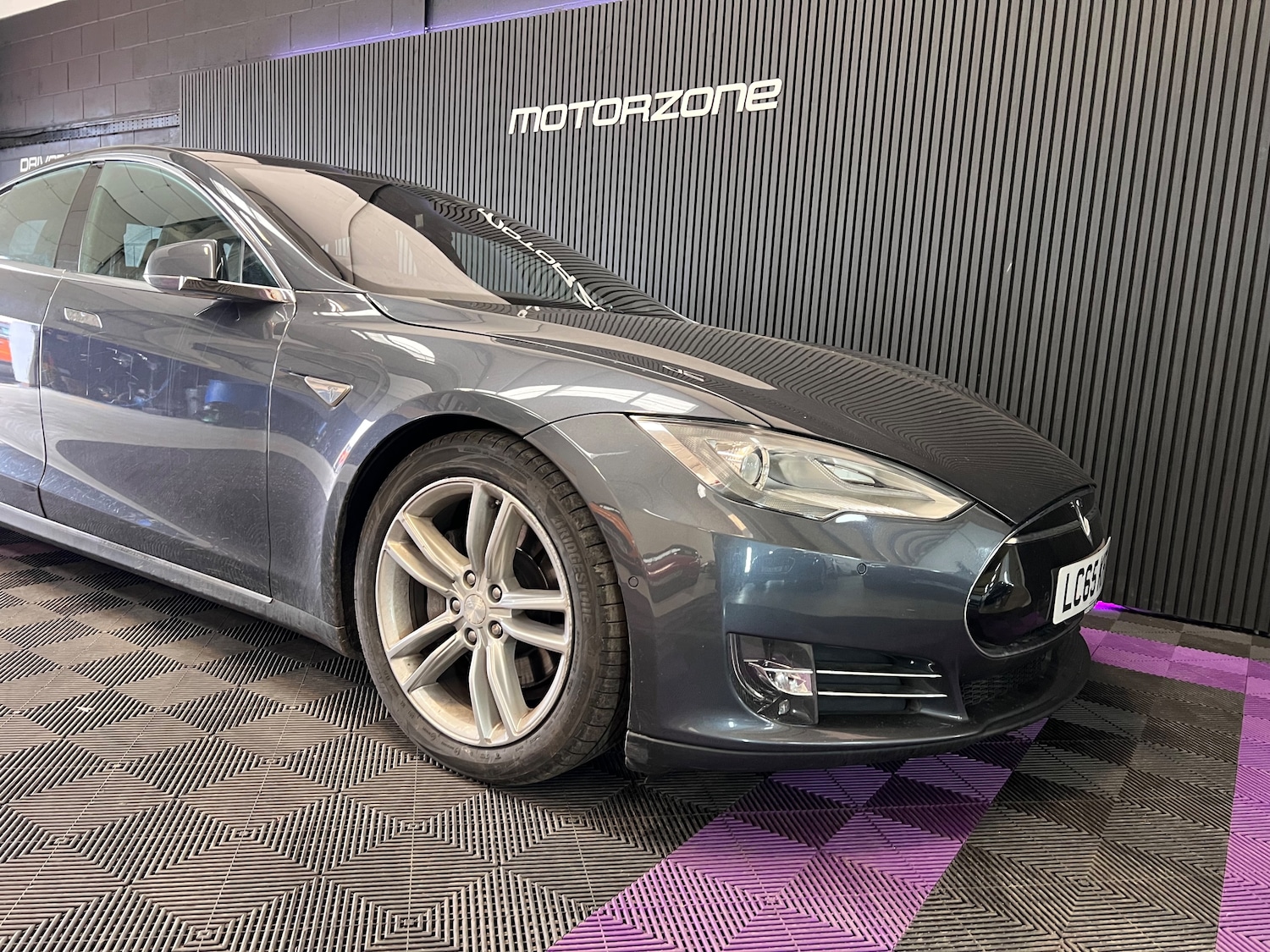 Used Tesla Model S 2015 for sale - 78124847: Photo 9