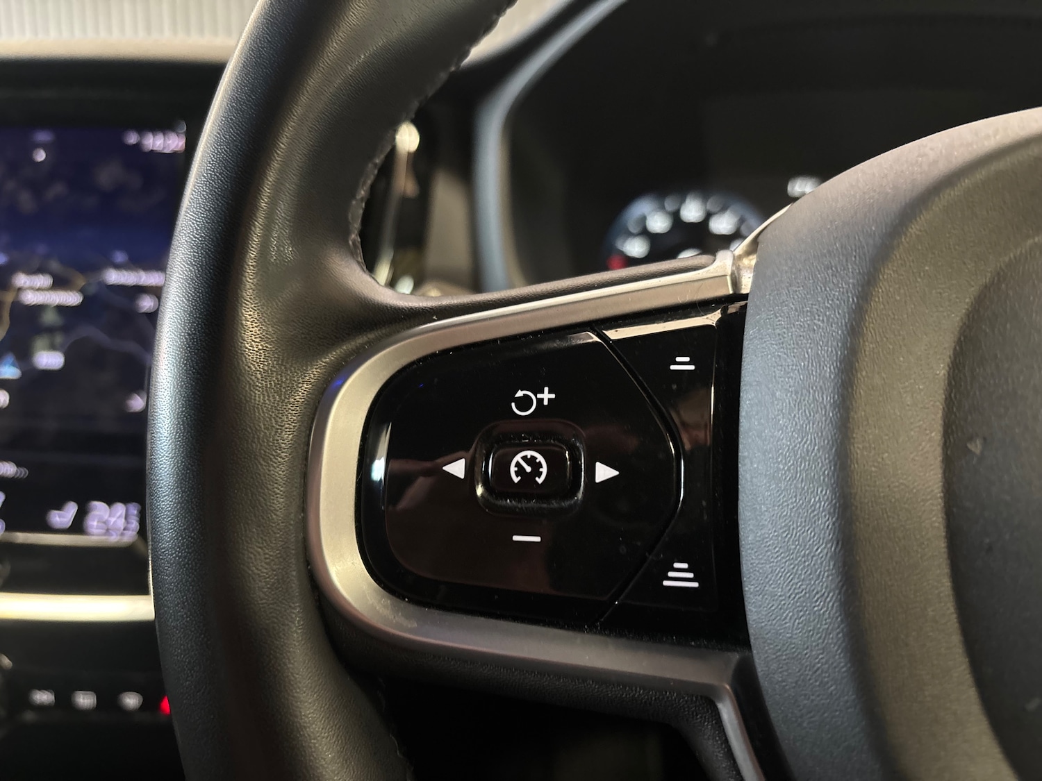 Used Volvo V60 2021 for sale - 76716409: Photo 31