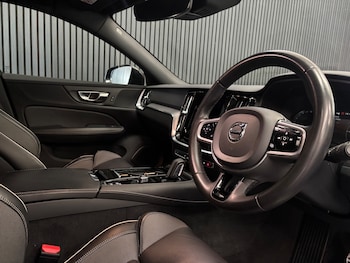 Used Volvo V60 2021 for sale - 76716409: Photo