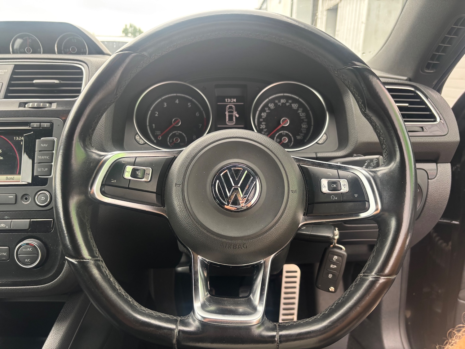 Used Volkswagen Scirocco 2015 for sale - 76716405: Photo 26