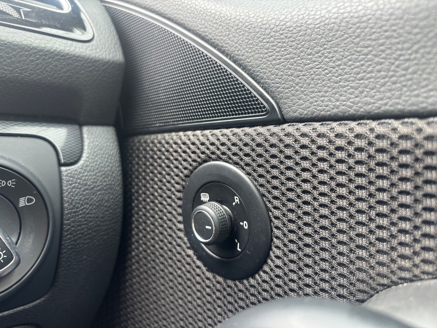 Used Volkswagen Scirocco 2015 for sale - 76716405: Photo 48