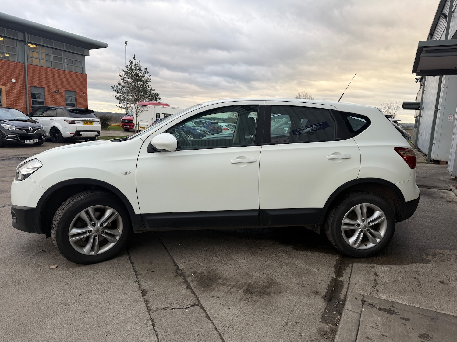 Used Nissan Qashqai 2013 for sale - 77820085: Photo 6