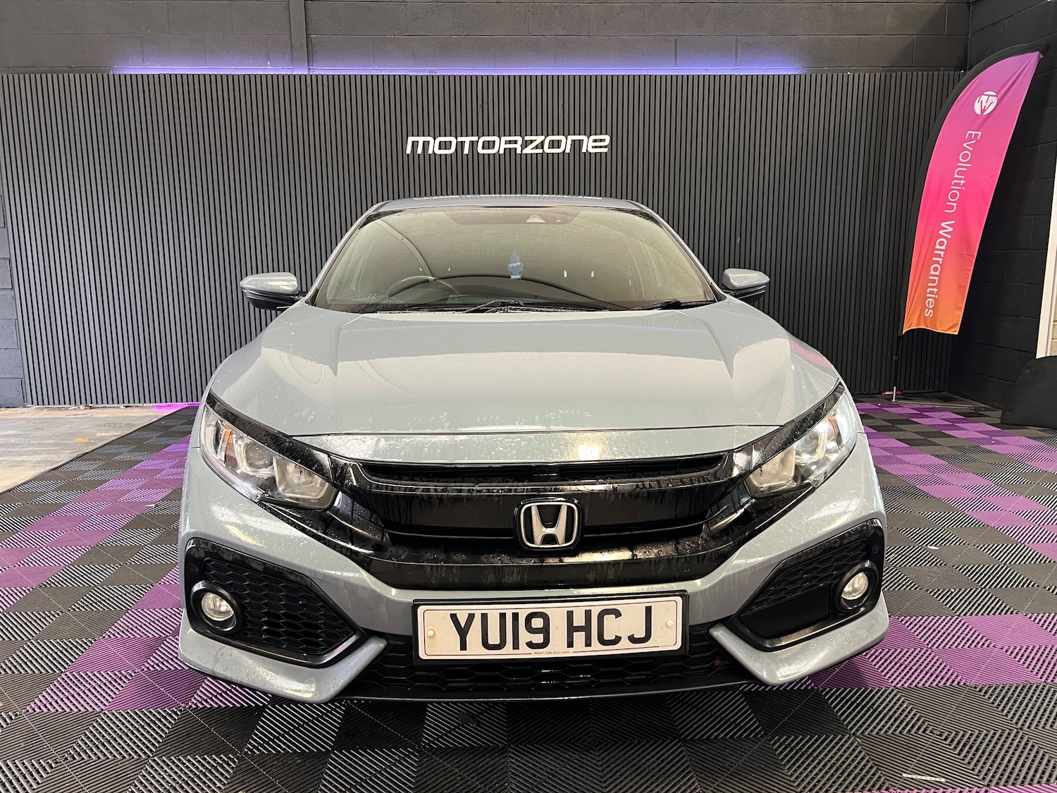 Used Honda Civic 2019 for sale - 77236229: Photo 2