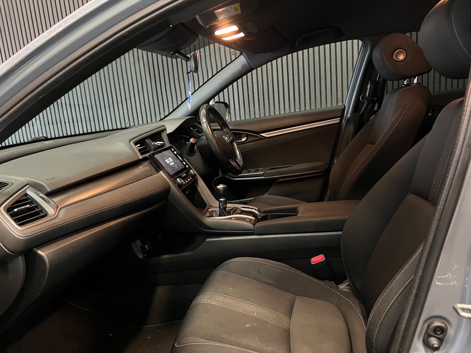 Used Honda Civic 2019 for sale - 77236229: Photo 24