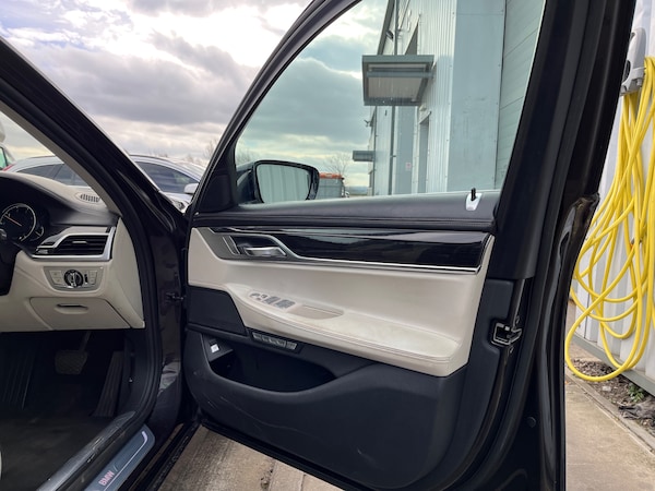 Used BMW 7 Series 2015 for sale - 73925576: Photo 49