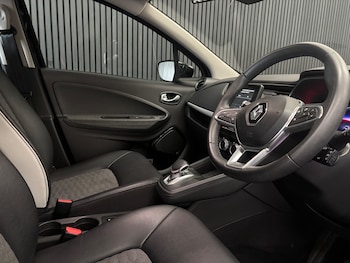 Used Renault Zoe 2021 for sale - 76274417: Photo