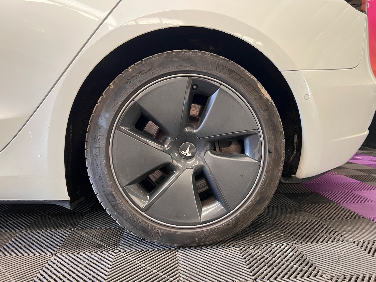 Used Tesla Model 3 2020 for sale - 77555401: Photo 43