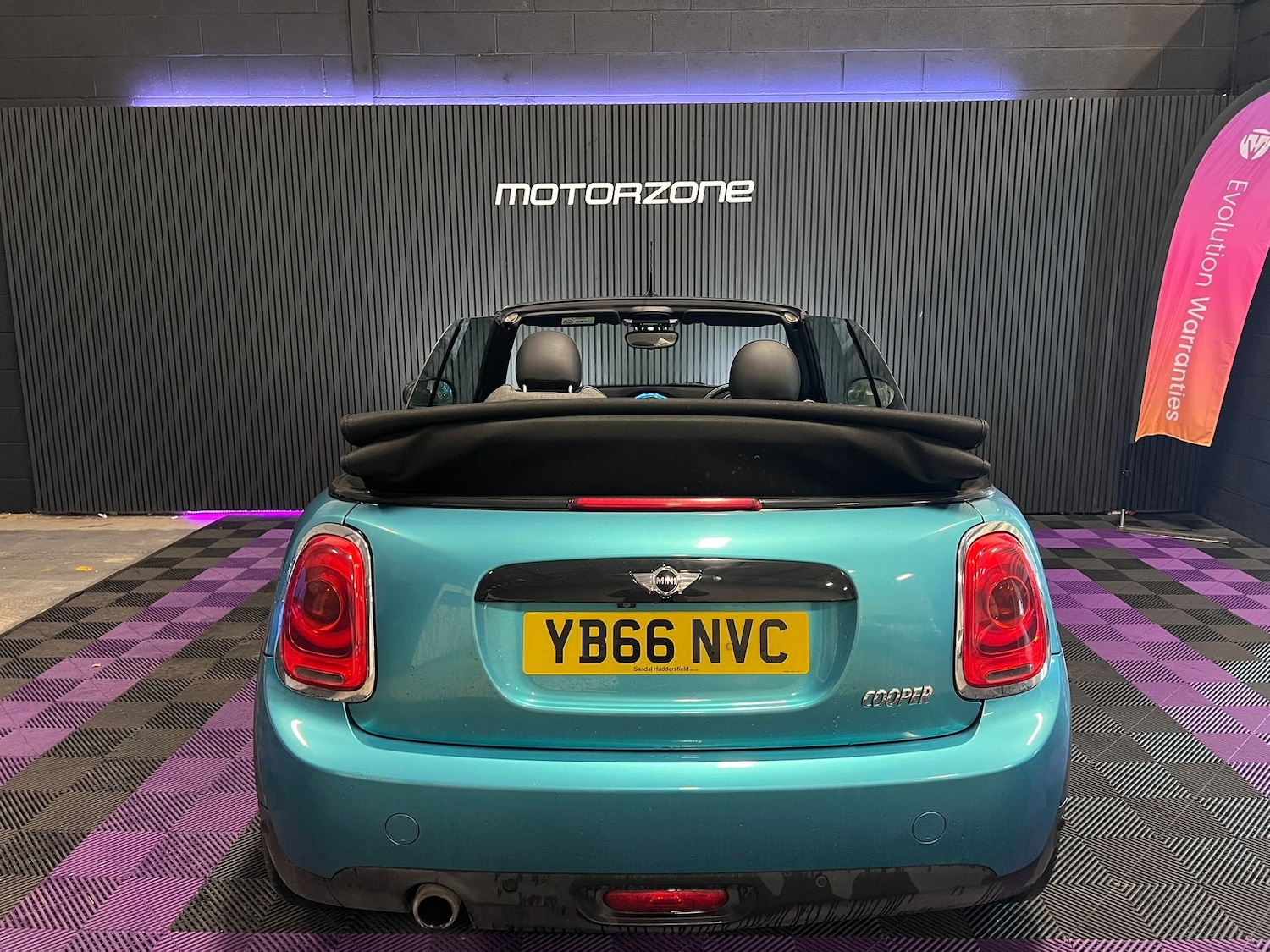 Used MINI Convertible for sale - 77501905: Photo 2