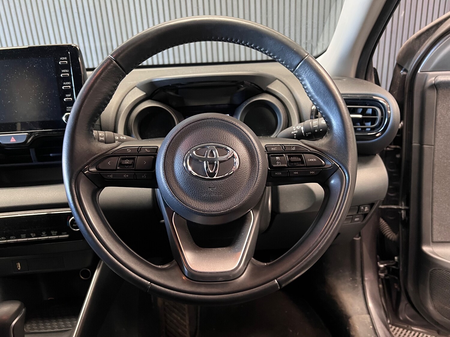 Used Toyota Yaris 2020 for sale - 77919125: Photo 26