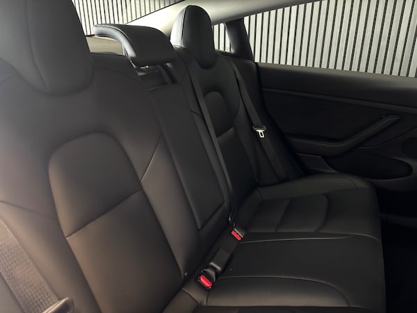 Used Tesla Model 3 2021 for sale - 76198108: Photo 32