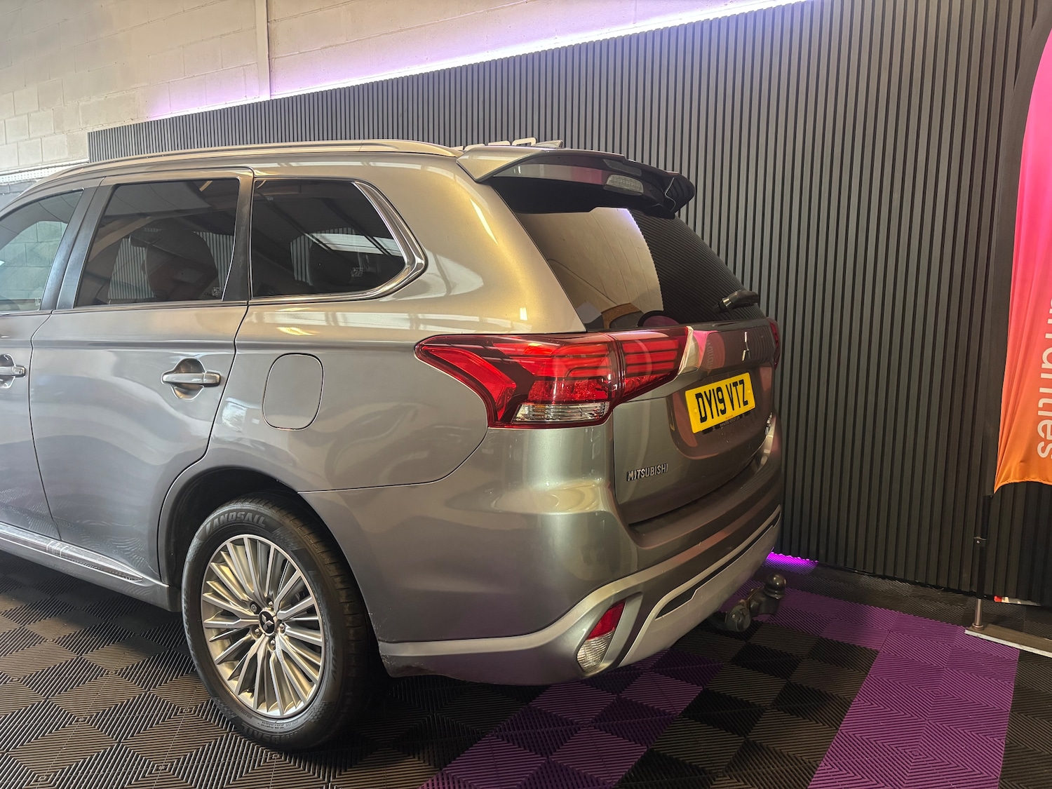 Used Mitsubishi Outlander 2019 for sale - 76875108: Photo 2