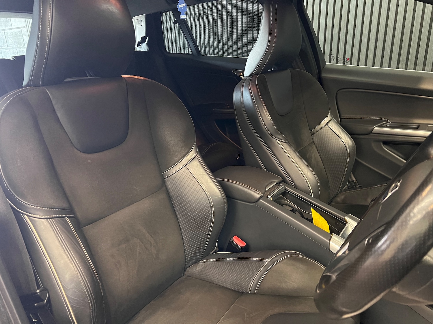 Used Volvo V60 2016 for sale - 77620375: Photo 2