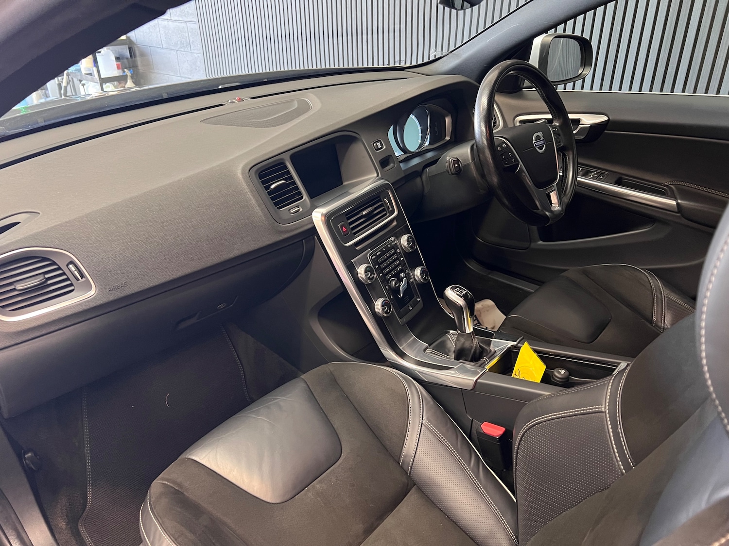 Used Volvo V60 2016 for sale - 77620375: Photo 21