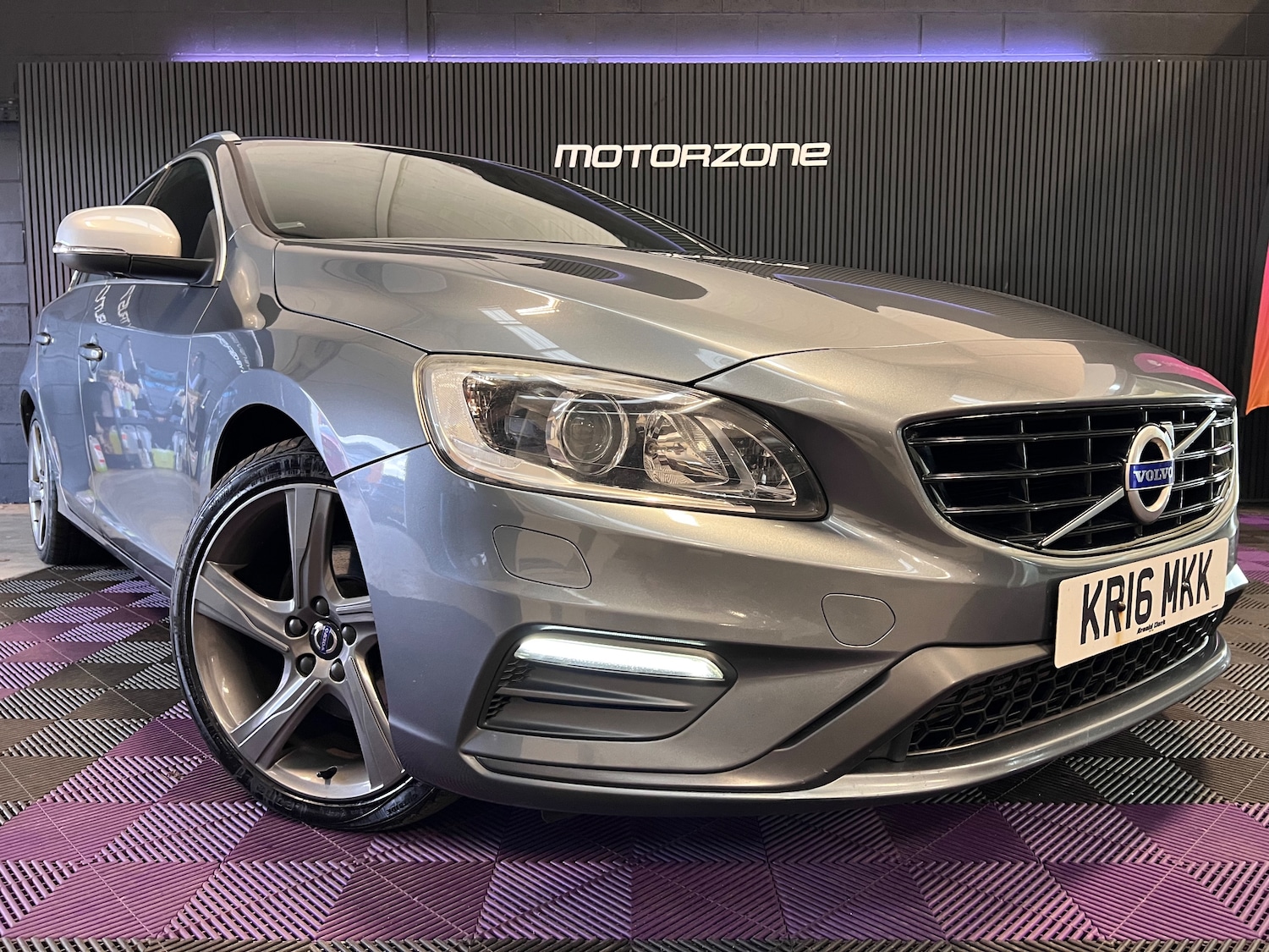 Used Volvo V60 2016 for sale - 77620375: Photo 3