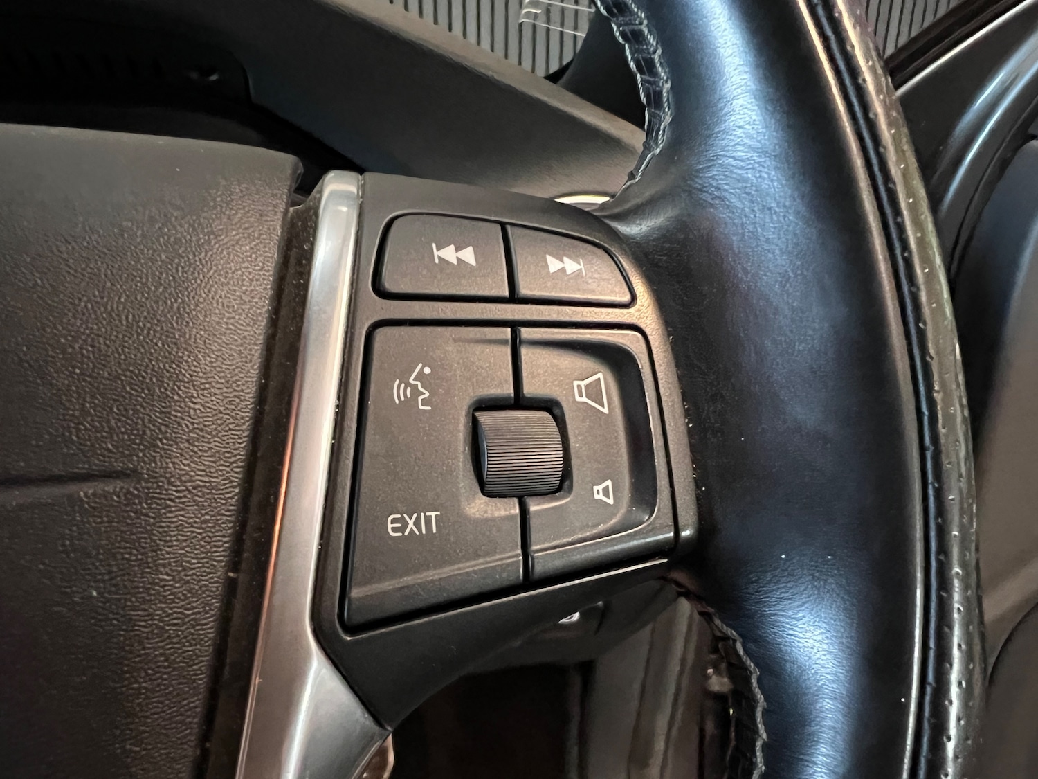 Used Volvo V60 2016 for sale - 77620375: Photo 30