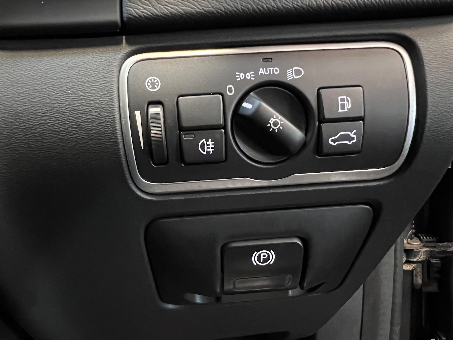 Used Volvo V60 2016 for sale - 77620375: Photo 36