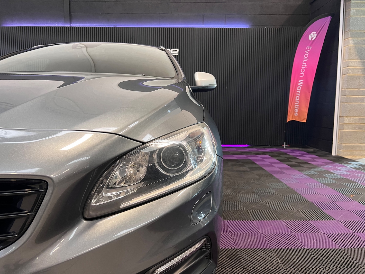 Used Volvo V60 2016 for sale - 77620375: Photo 39