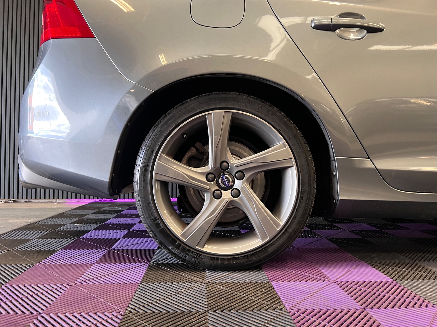 Used Volvo V60 2016 for sale - 77620375: Photo 41