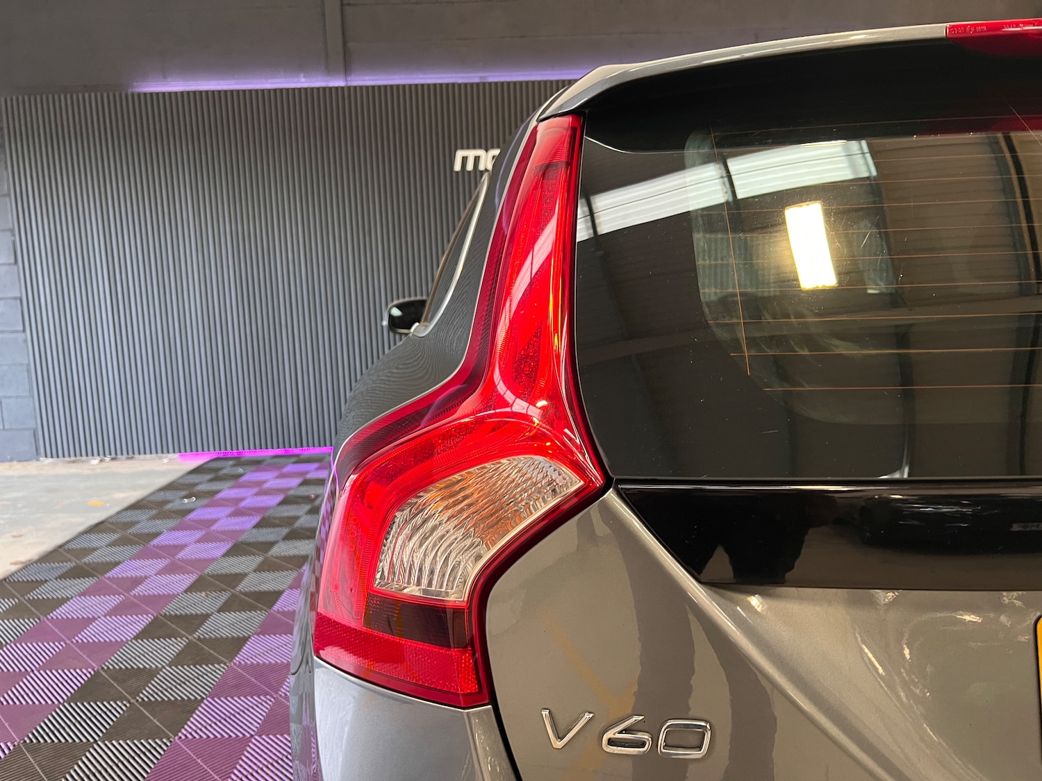 Used Volvo V60 2016 for sale - 77620375: Photo 42