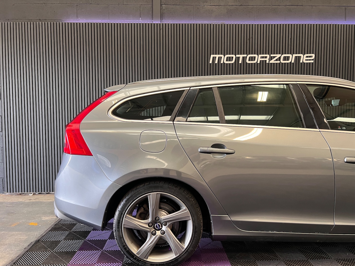 Used Volvo V60 2016 for sale - 77620375: Photo 8