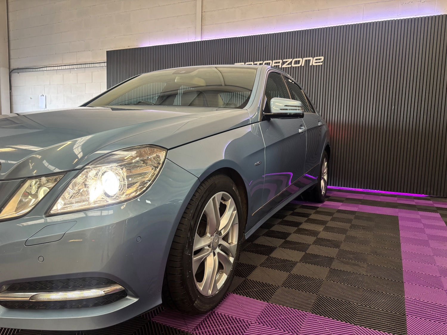 Used Mercedes-Benz E Class 2010 for sale - 76716421: Photo 10