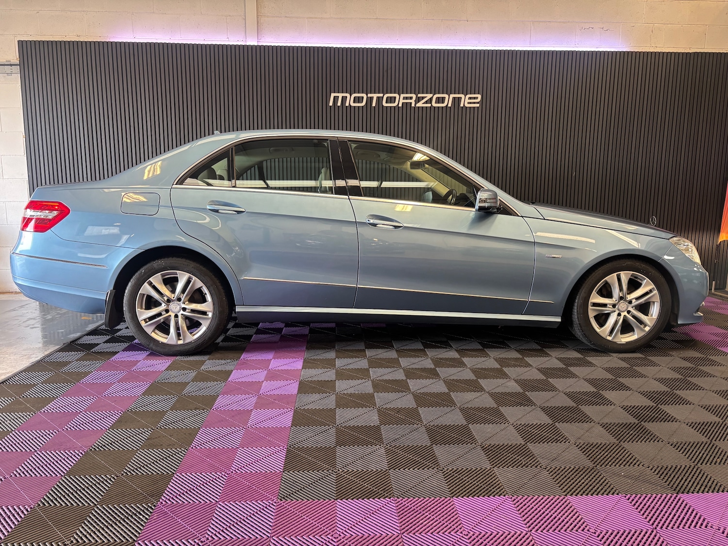 Used Mercedes-Benz E Class 2010 for sale - 76716421: Photo 23