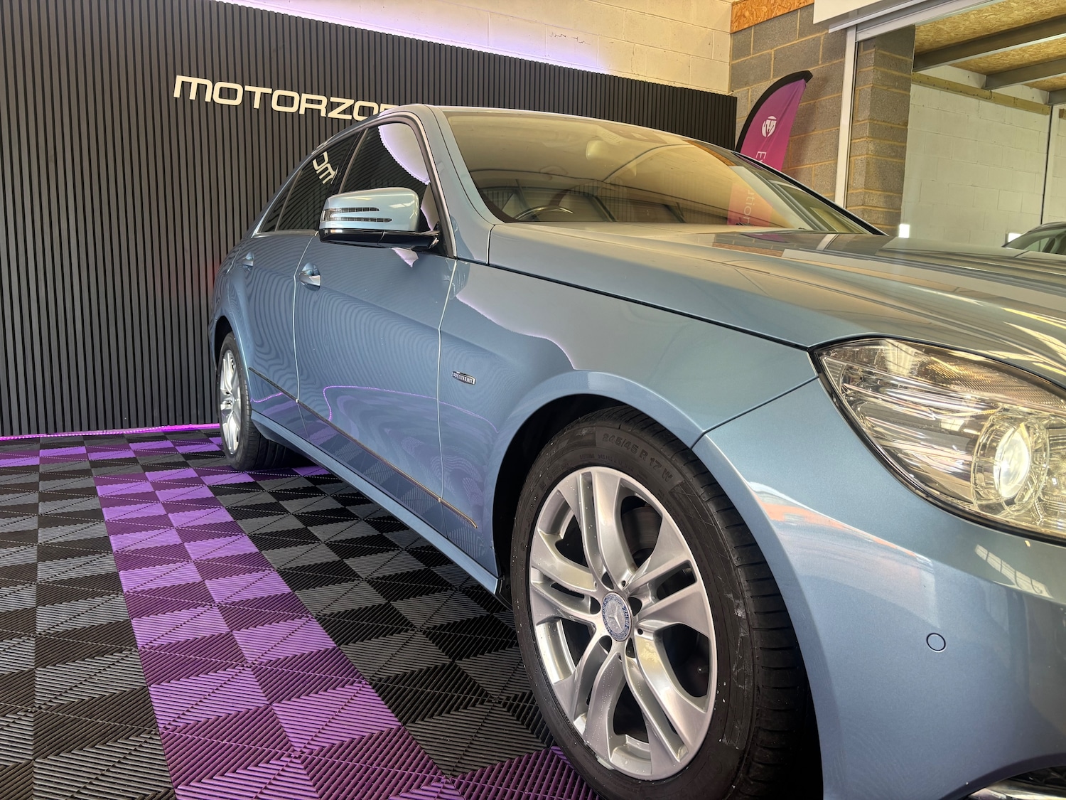 Used Mercedes-Benz E Class 2010 for sale - 76716421: Photo 24