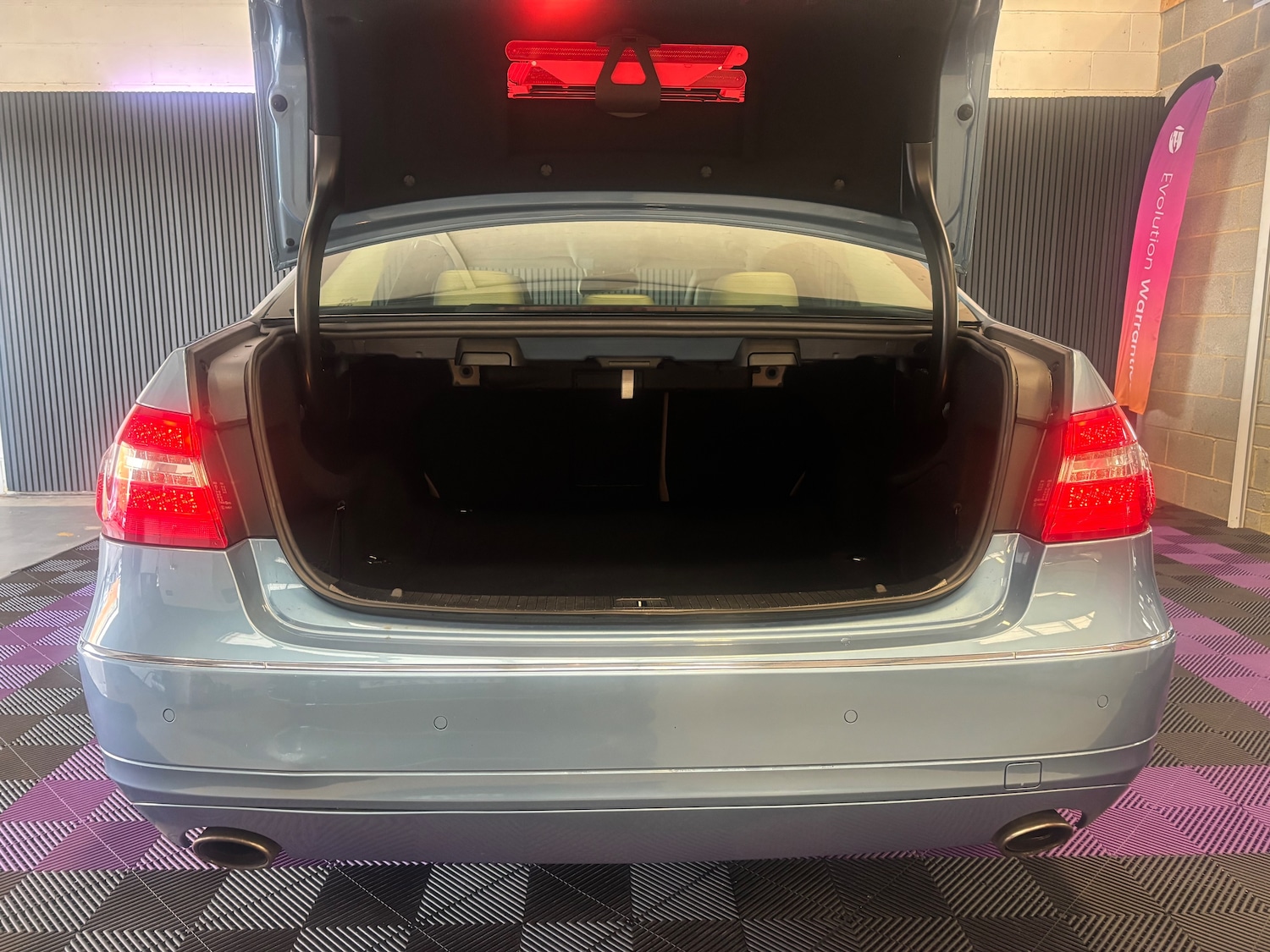 Used Mercedes-Benz E Class 2010 for sale - 76716421: Photo 30