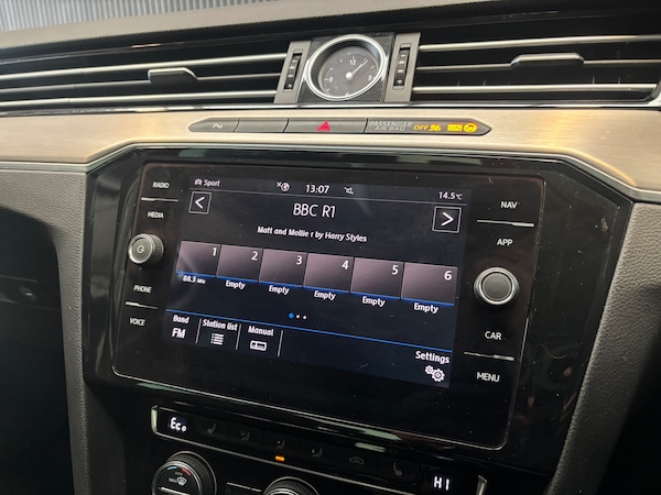 Used Volkswagen Passat 2017 for sale - 76224944: Photo 32
