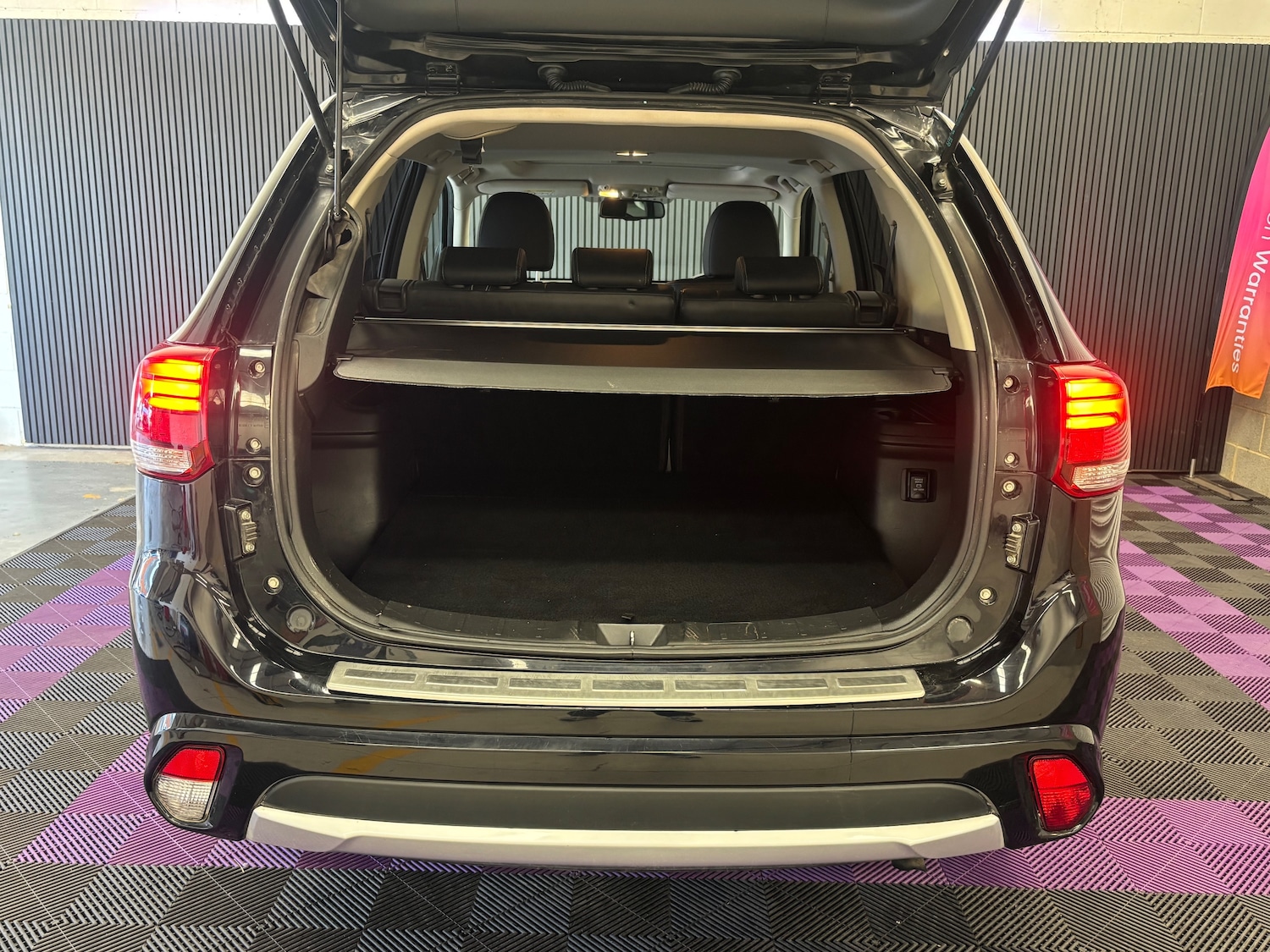 Used Mitsubishi Outlander 2017 for sale - 75999348: Photo 10