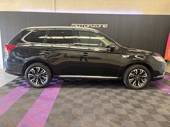 Used Mitsubishi Outlander 2017 for sale - 75999348: Photo 2