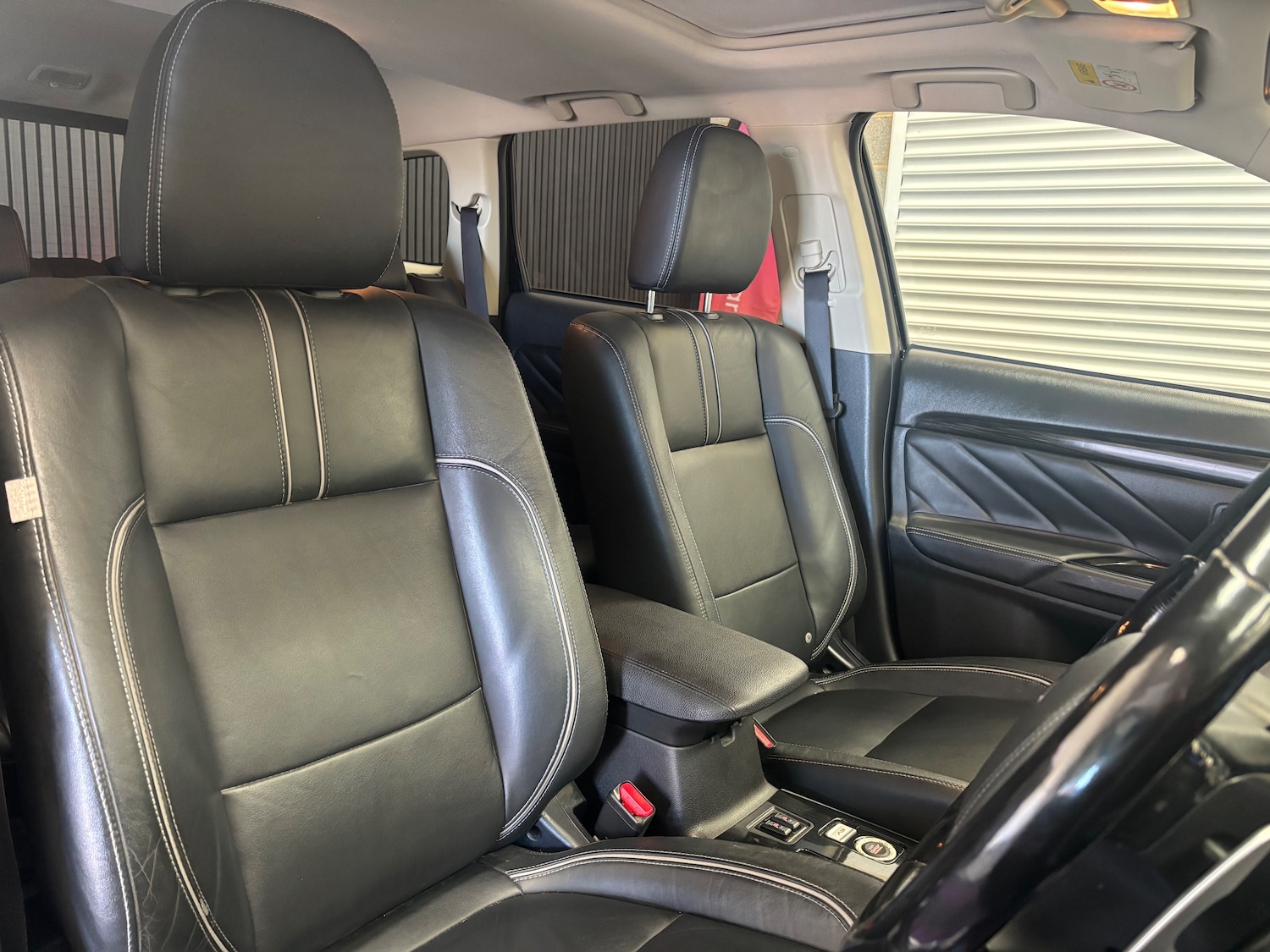 Used Mitsubishi Outlander 2017 for sale - 75999348: Photo 3