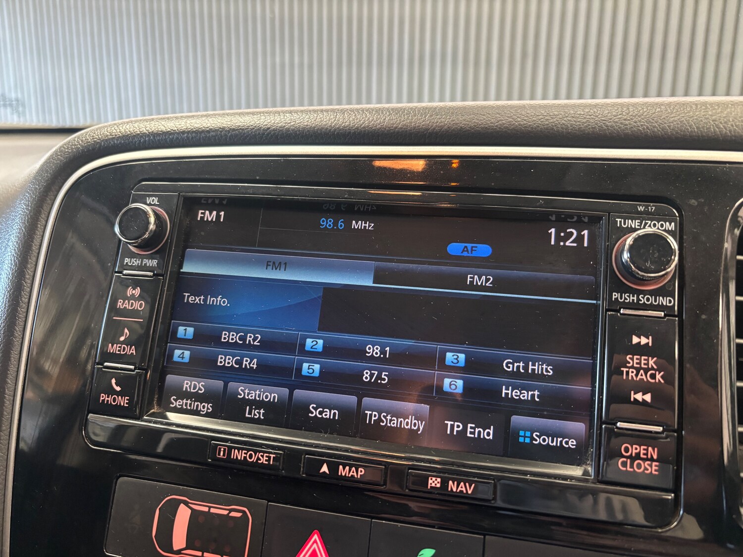 Used Mitsubishi Outlander 2017 for sale - 75999348: Photo 33