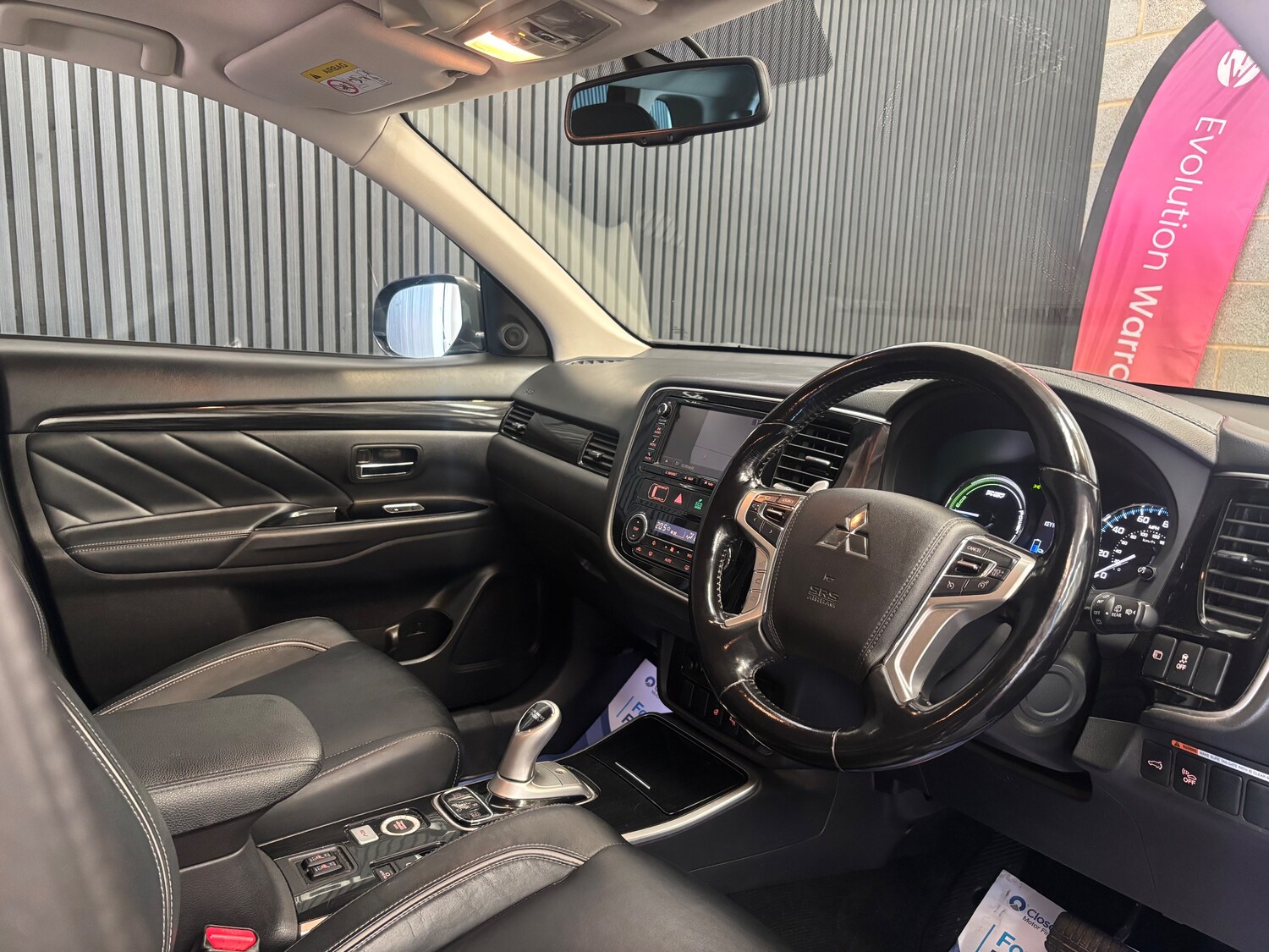 Used Mitsubishi Outlander 2017 for sale - 75999348: Photo 48