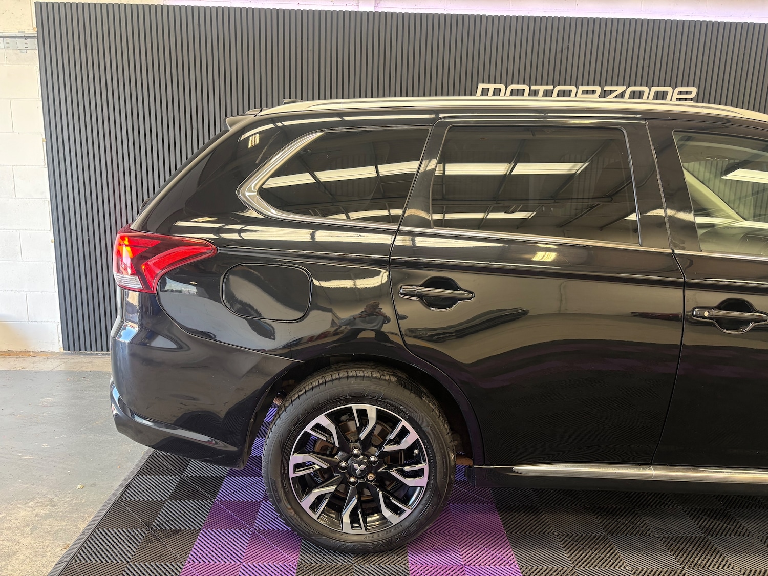 Used Mitsubishi Outlander 2017 for sale - 75999348: Photo 5