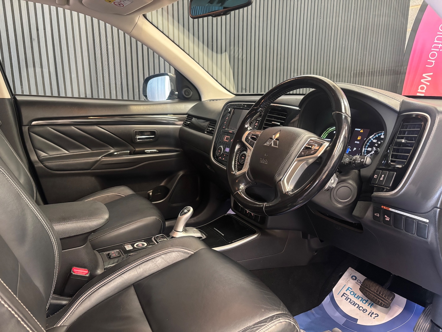 Used Mitsubishi Outlander 2017 for sale - 75999348: Photo 6
