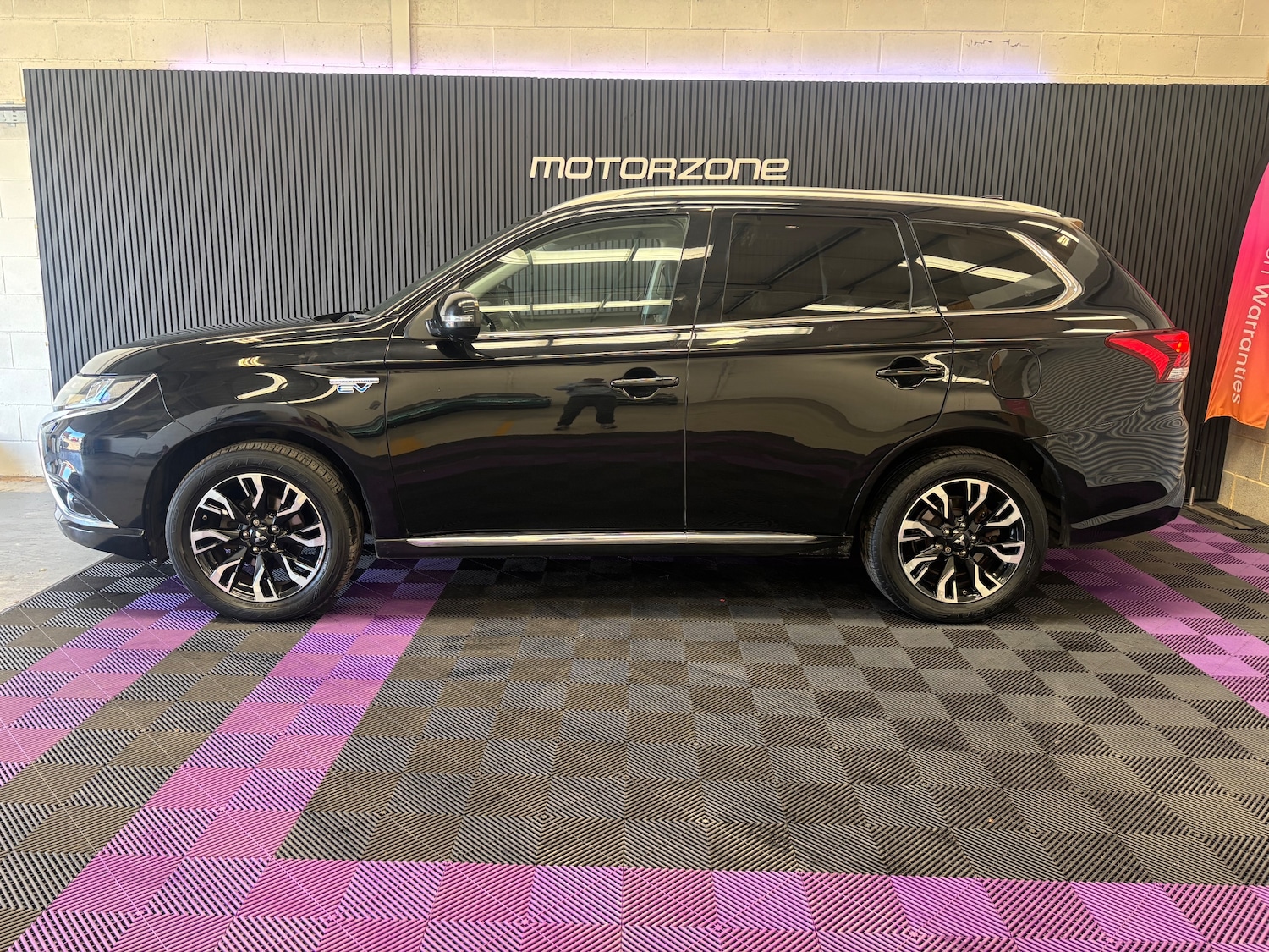 Used Mitsubishi Outlander 2017 for sale - 75999348: Photo 7