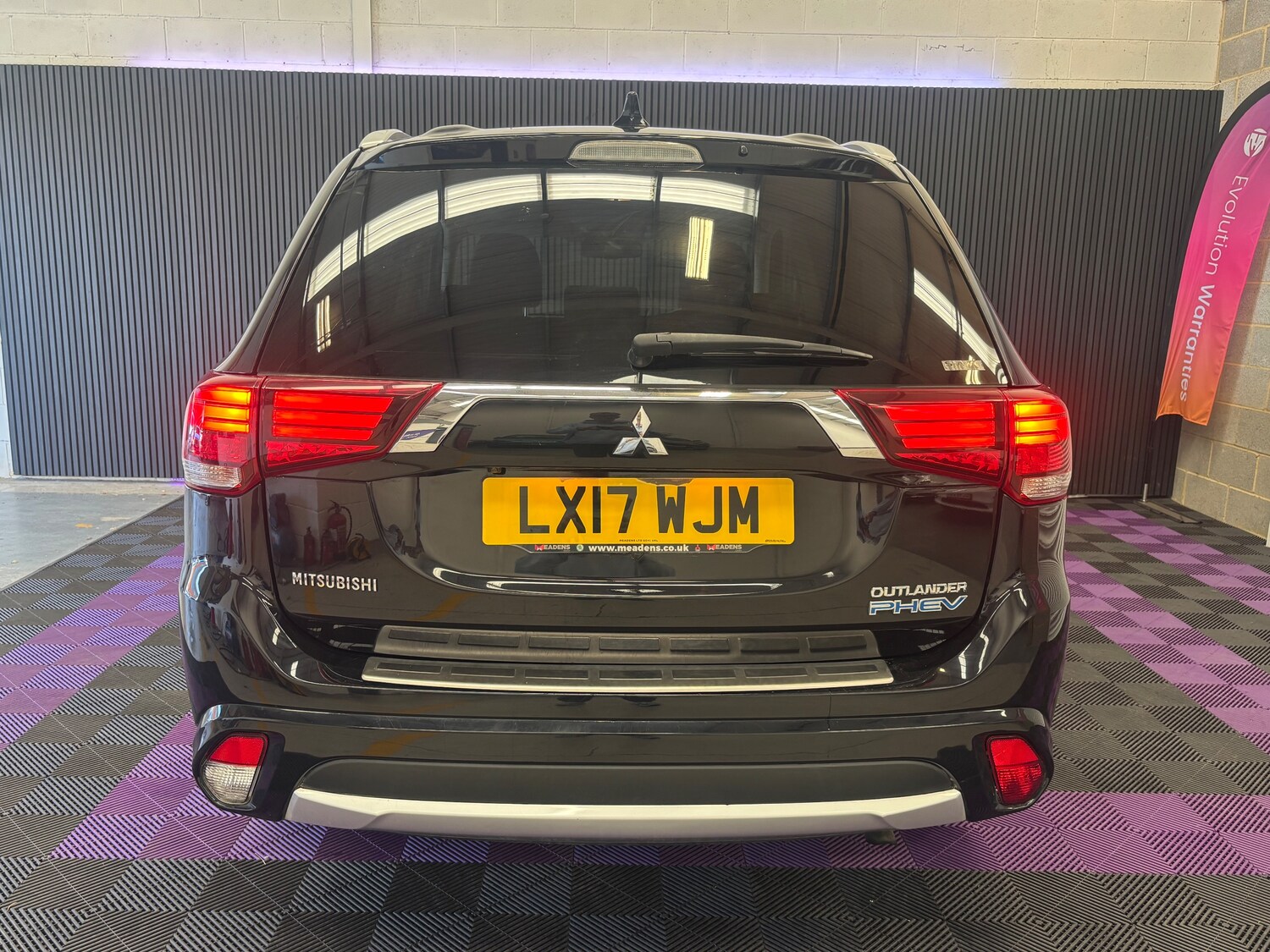 Used Mitsubishi Outlander 2017 for sale - 75999348: Photo 9
